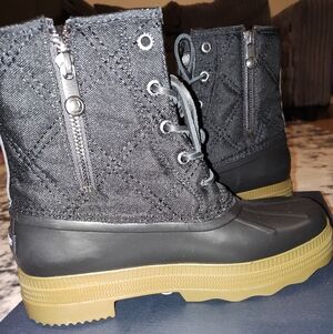 Stylish Black and Tan Sperry Winter Boots